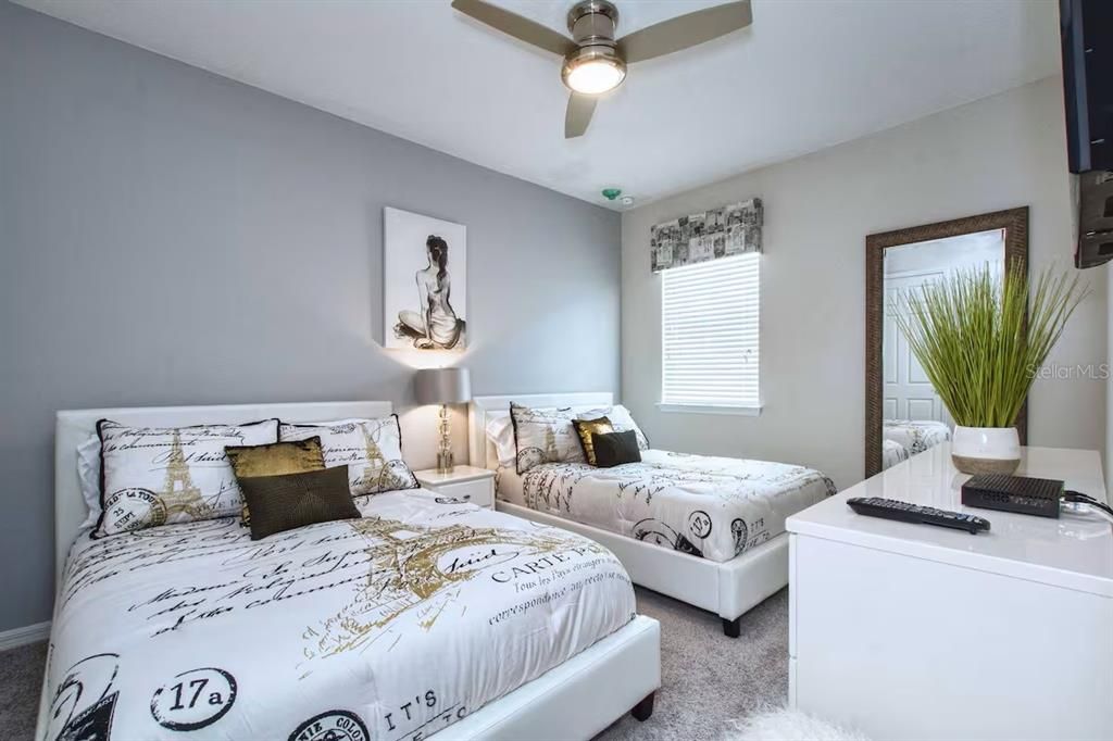 待售: $735,000 (9 贝兹, 6 浴室, 4363 平方英尺)