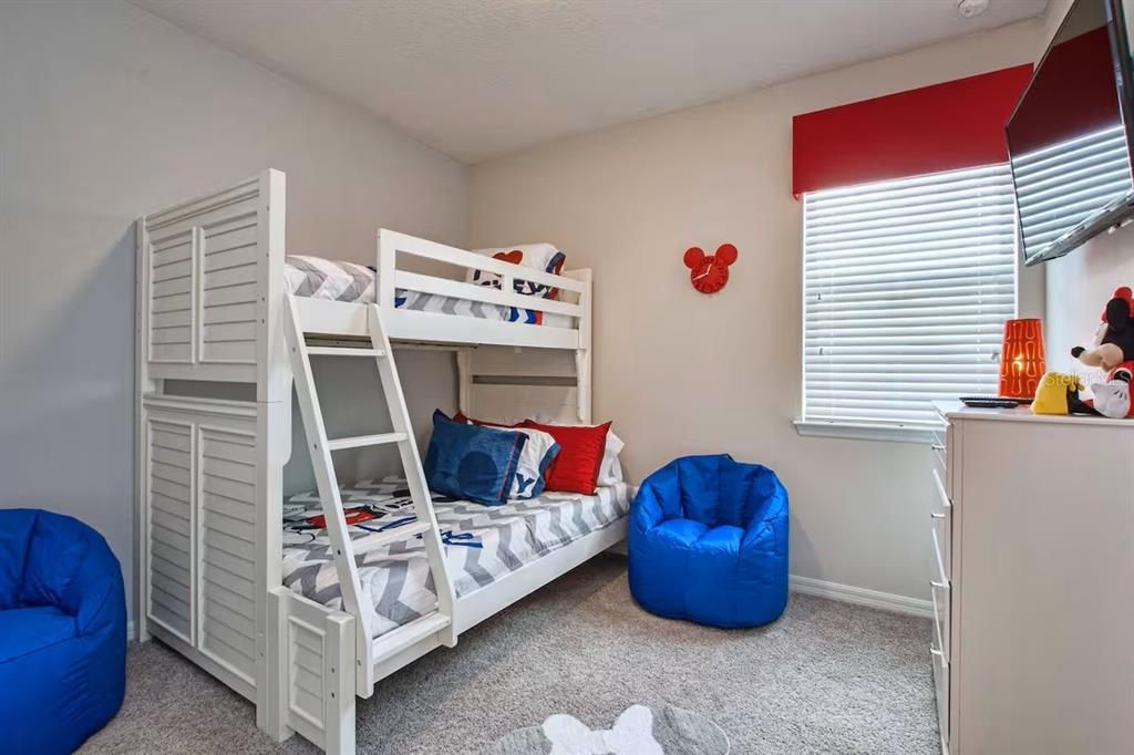 待售: $735,000 (9 贝兹, 6 浴室, 4363 平方英尺)