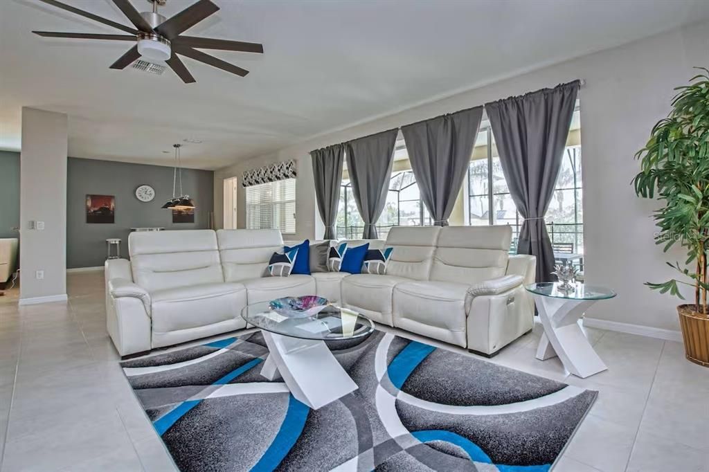 待售: $735,000 (9 贝兹, 6 浴室, 4363 平方英尺)