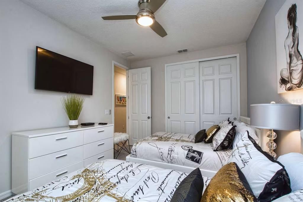 待售: $735,000 (9 贝兹, 6 浴室, 4363 平方英尺)