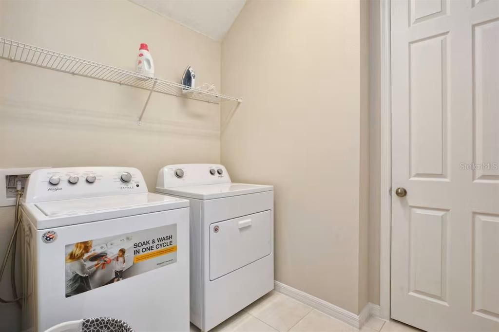 待售: $735,000 (9 贝兹, 6 浴室, 4363 平方英尺)