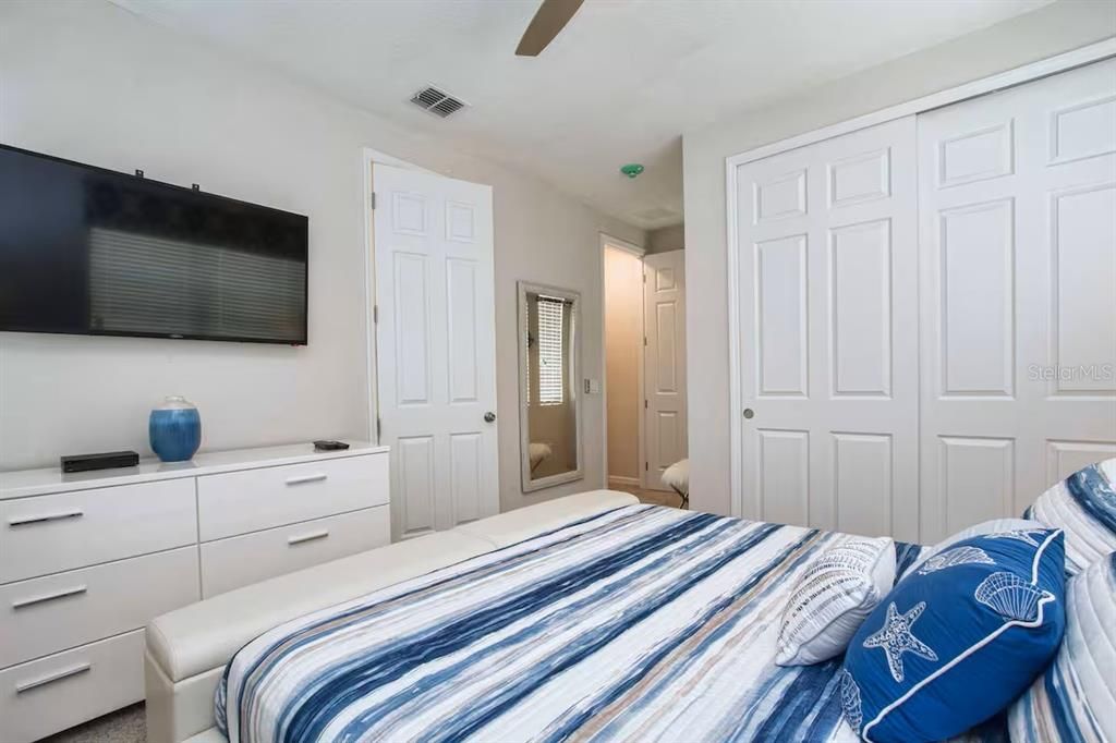 待售: $735,000 (9 贝兹, 6 浴室, 4363 平方英尺)