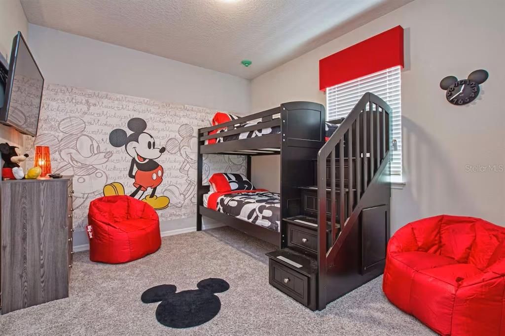 待售: $735,000 (9 贝兹, 6 浴室, 4363 平方英尺)