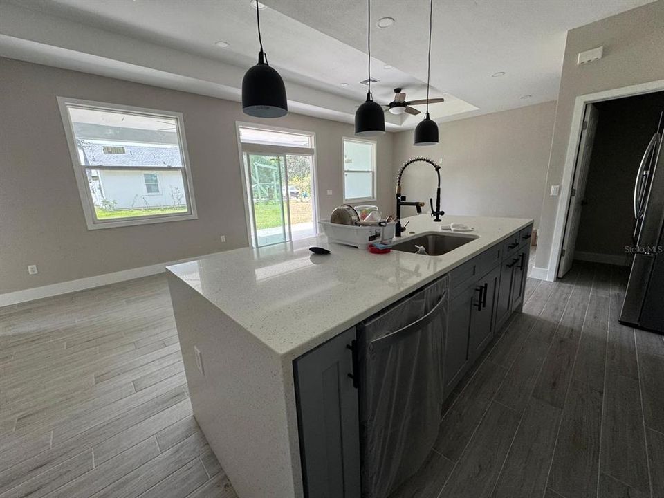 В аренду: $3,500 (4 спален, 3 ванн, 2179 Квадратных фут)