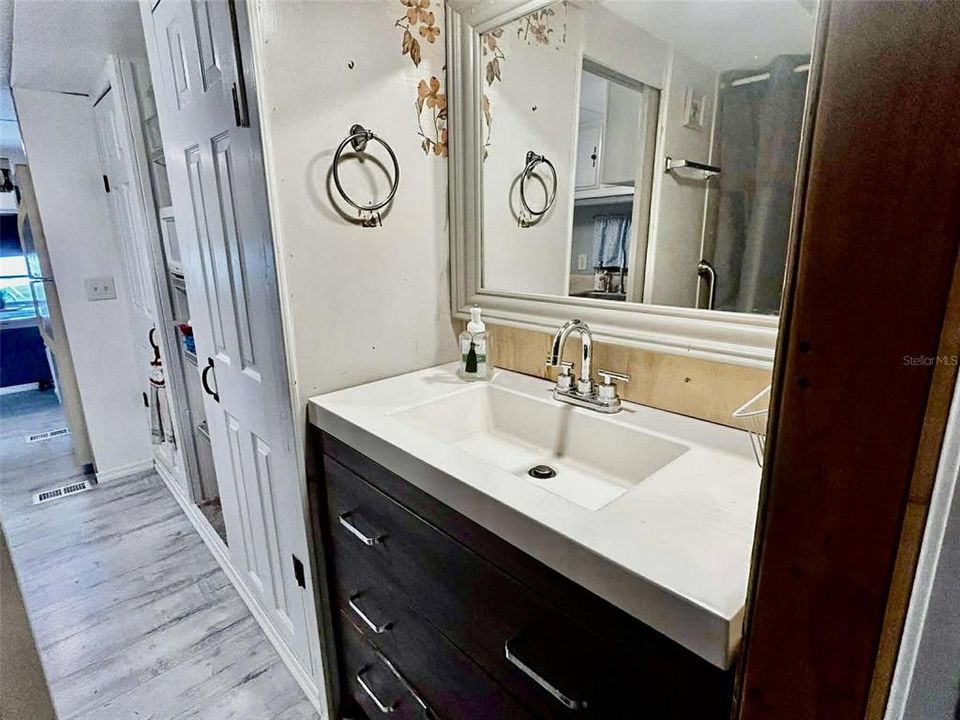 En Venta: $57,900 (2 camas, 1 baños, 248 Pies cuadrados)
