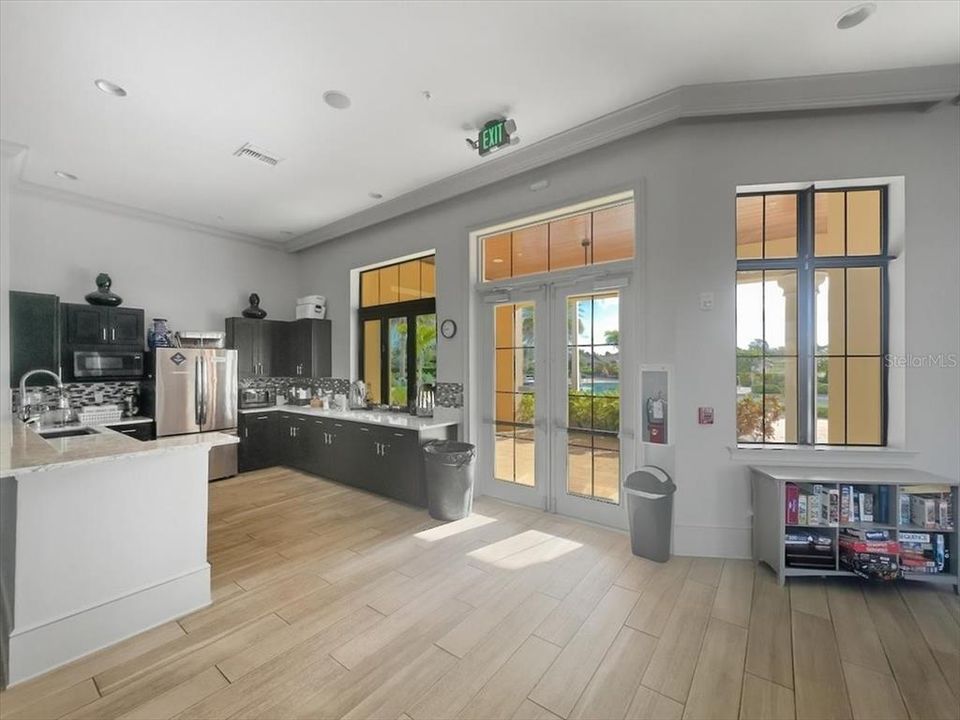 出租: $2,500 (3 贝兹, 2 浴室, 2098 平方英尺)