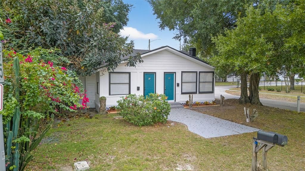 出租: $2,300 (2 贝兹, 1 浴室, 1000 平方英尺)