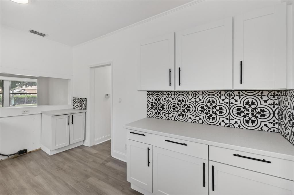 出租: $2,300 (2 贝兹, 1 浴室, 1000 平方英尺)