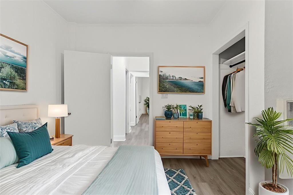 出租: $2,300 (2 贝兹, 1 浴室, 1000 平方英尺)