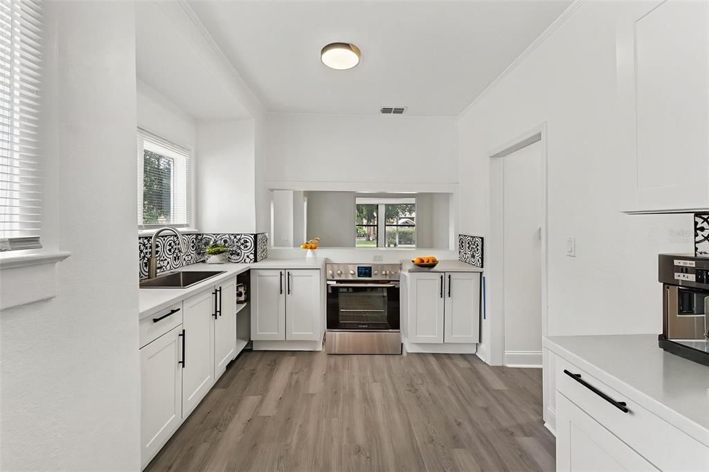 出租: $2,300 (2 贝兹, 1 浴室, 1000 平方英尺)