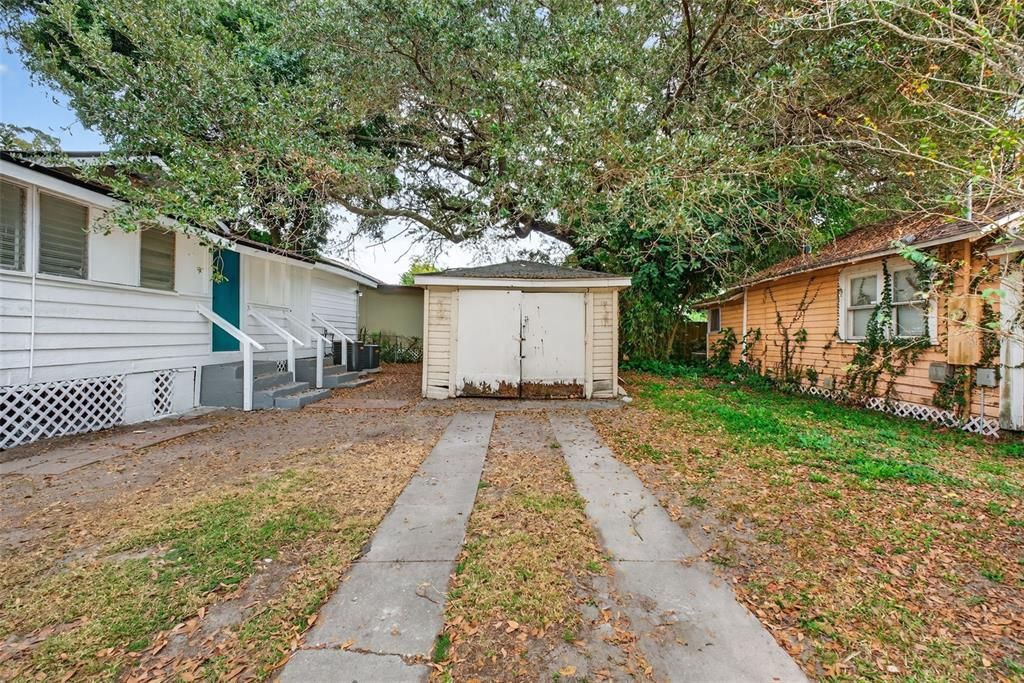 出租: $2,300 (2 贝兹, 1 浴室, 1000 平方英尺)