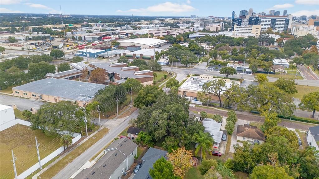 出租: $2,300 (2 贝兹, 1 浴室, 1000 平方英尺)