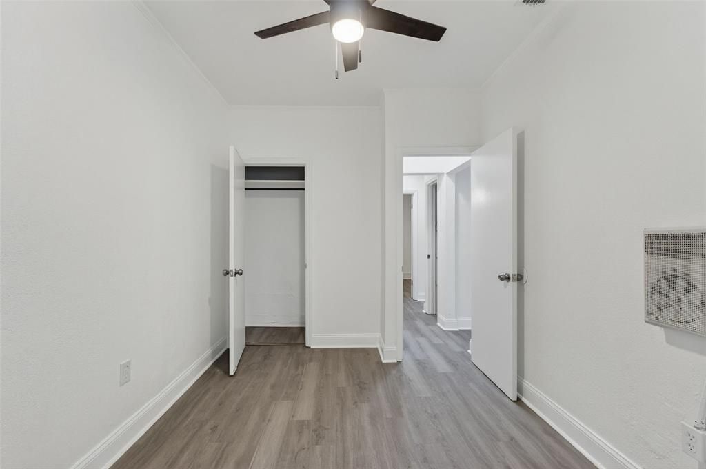 出租: $2,300 (2 贝兹, 1 浴室, 1000 平方英尺)