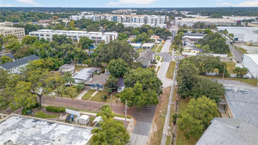 出租: $2,300 (2 贝兹, 1 浴室, 1000 平方英尺)