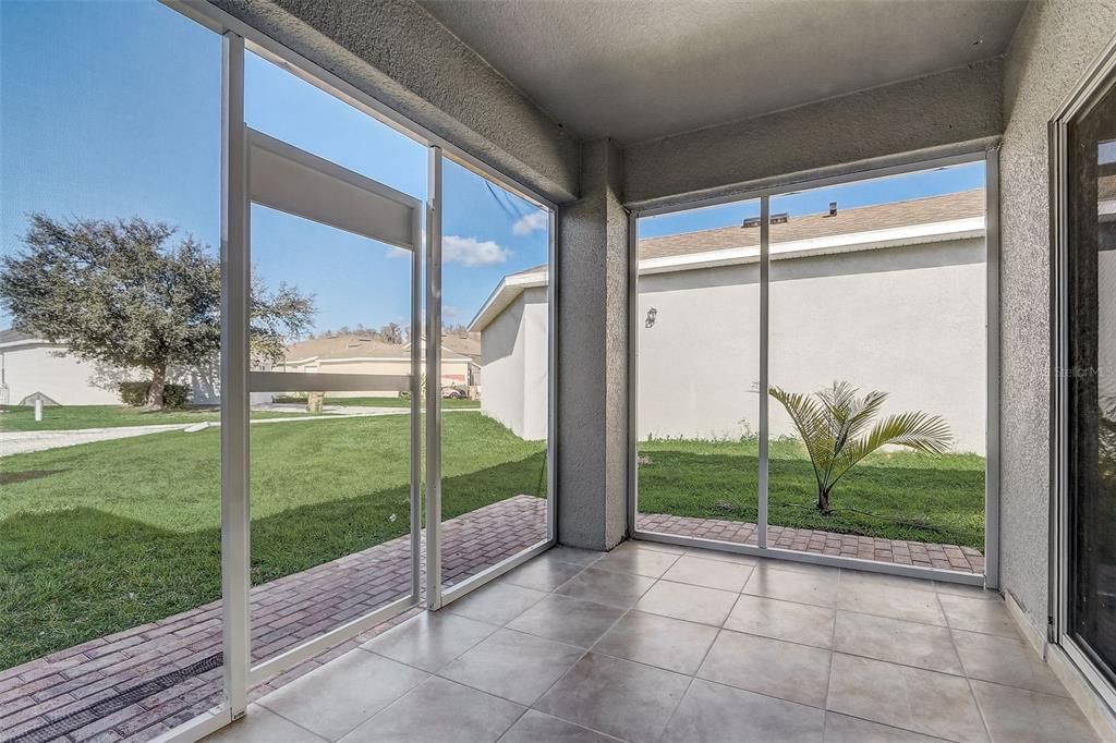 For Sale: $360,000 (4 beds, 2 baths, 1904 Square Feet)