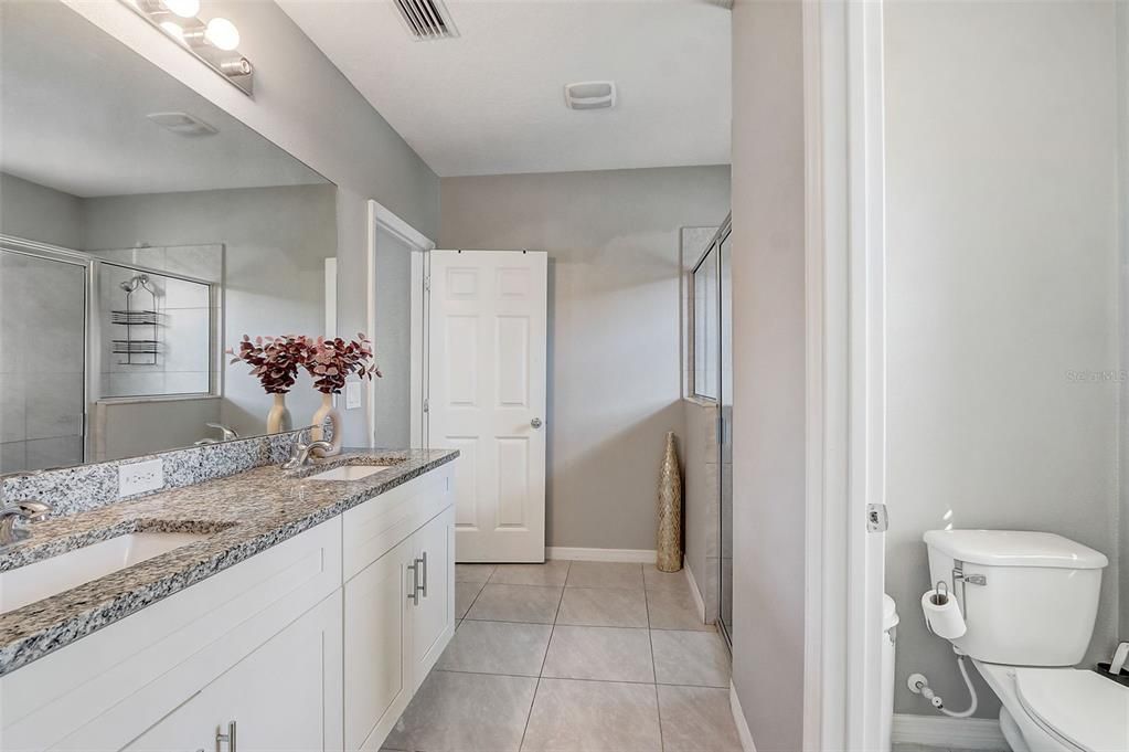 For Sale: $360,000 (4 beds, 2 baths, 1904 Square Feet)