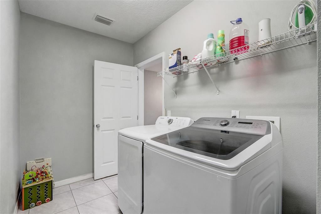 For Sale: $360,000 (4 beds, 2 baths, 1904 Square Feet)