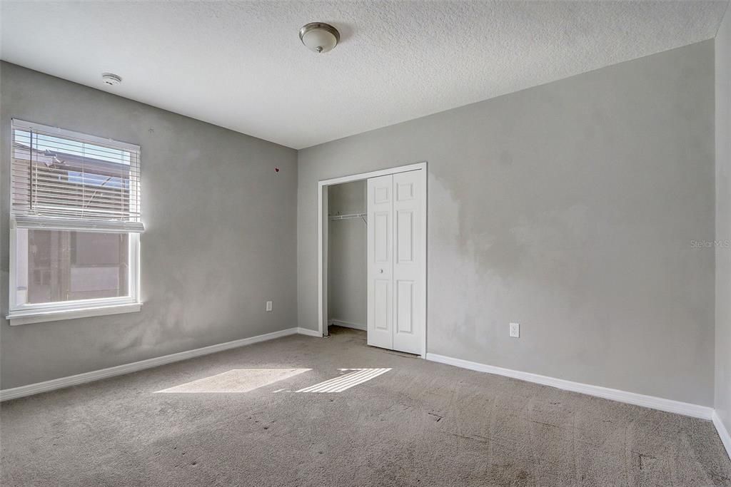 For Sale: $360,000 (4 beds, 2 baths, 1904 Square Feet)