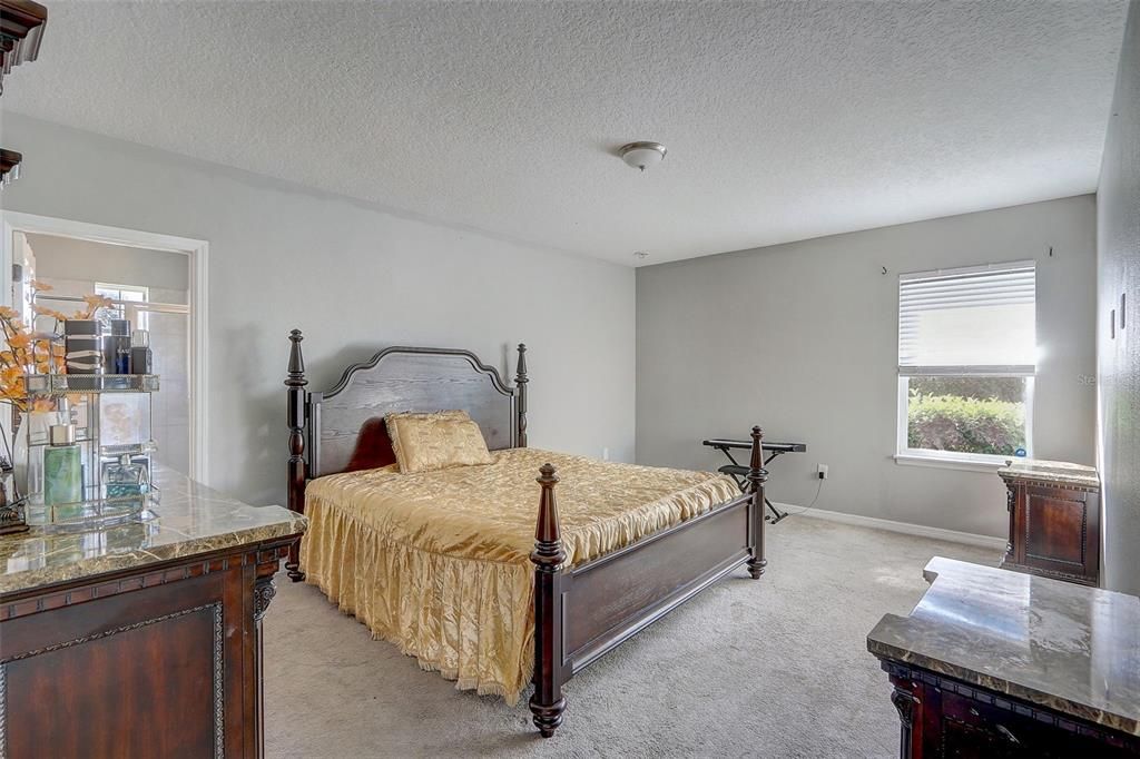 For Sale: $360,000 (4 beds, 2 baths, 1904 Square Feet)