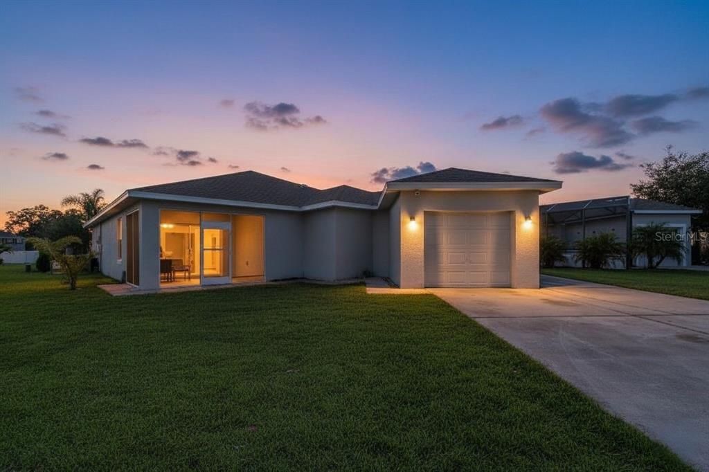 For Sale: $360,000 (4 beds, 2 baths, 1904 Square Feet)