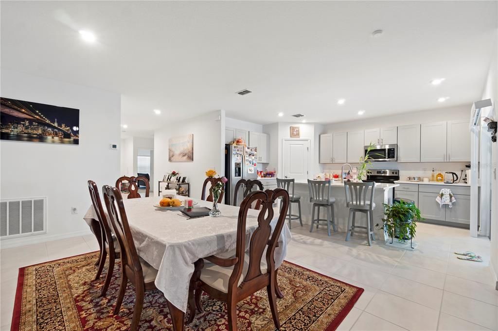 For Sale: $389,900 (4 beds, 2 baths, 1845 Square Feet)