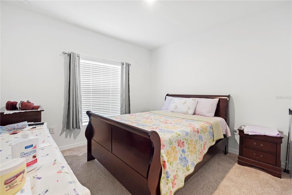 For Sale: $389,900 (4 beds, 2 baths, 1845 Square Feet)