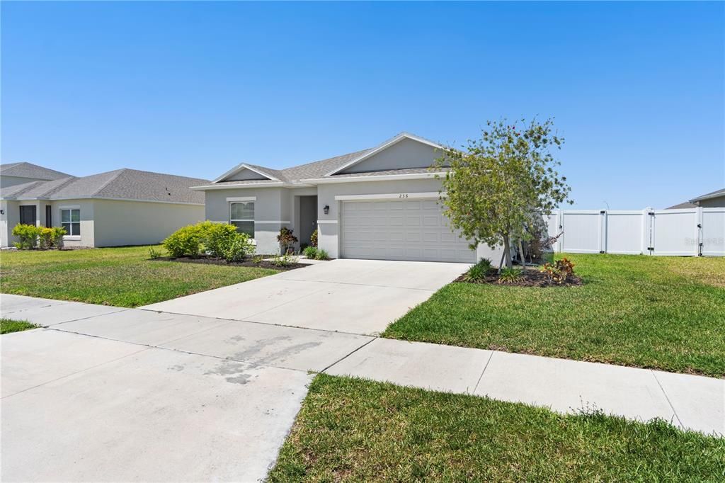 For Sale: $389,900 (4 beds, 2 baths, 1845 Square Feet)