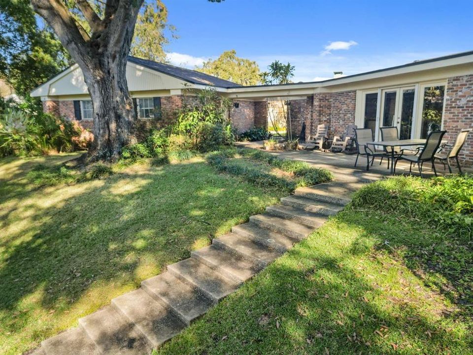 En Venta: $499,900 (3 camas, 2 baños, 3232 Pies cuadrados)