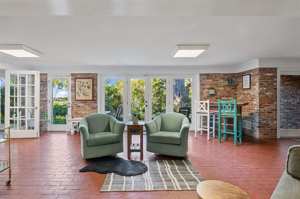 En Venta: $499,900 (3 camas, 2 baños, 3232 Pies cuadrados)