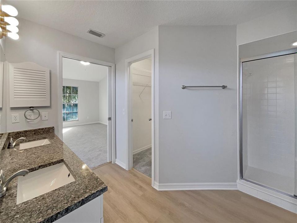 待售: $262,000 (2 贝兹, 2 浴室, 1446 平方英尺)