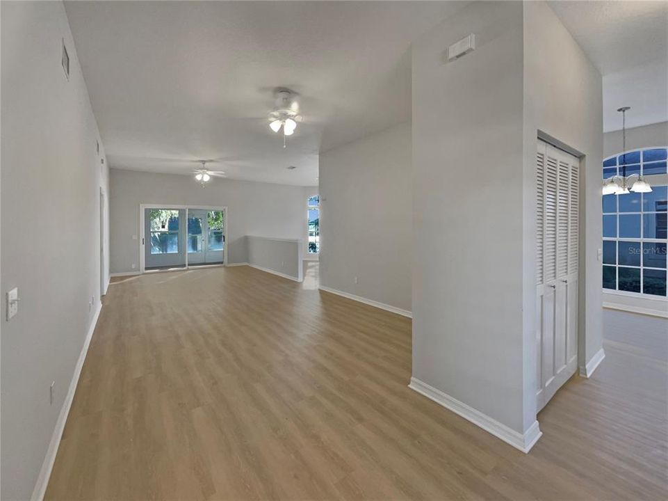 待售: $262,000 (2 贝兹, 2 浴室, 1446 平方英尺)