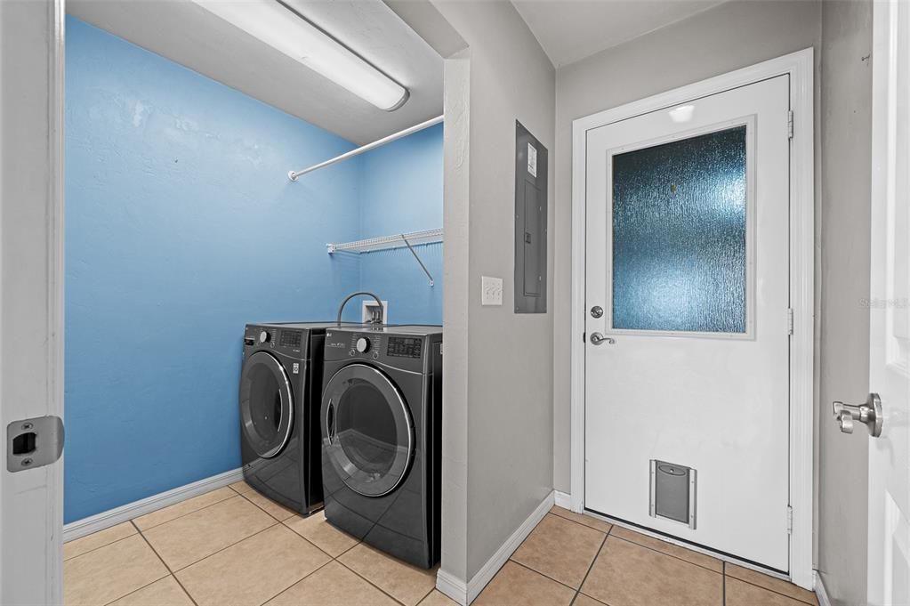For Sale: $475,000 (3 beds, 2 baths, 1835 Square Feet)