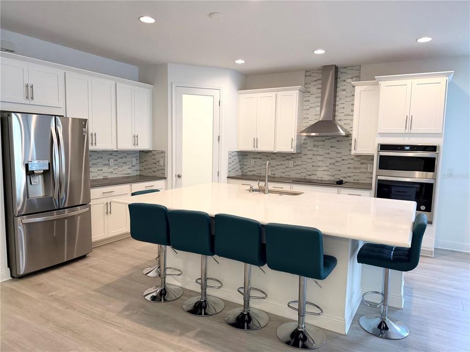 В аренду: $4,000 (4 спален, 3 ванн, 2633 Квадратных фут)