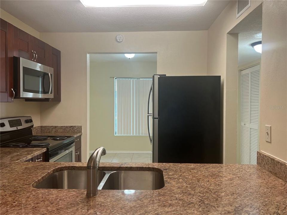 В аренду: $1,700 (2 спален, 2 ванн, 1190 Квадратных фут)