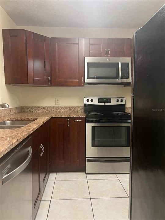 В аренду: $1,700 (2 спален, 2 ванн, 1190 Квадратных фут)