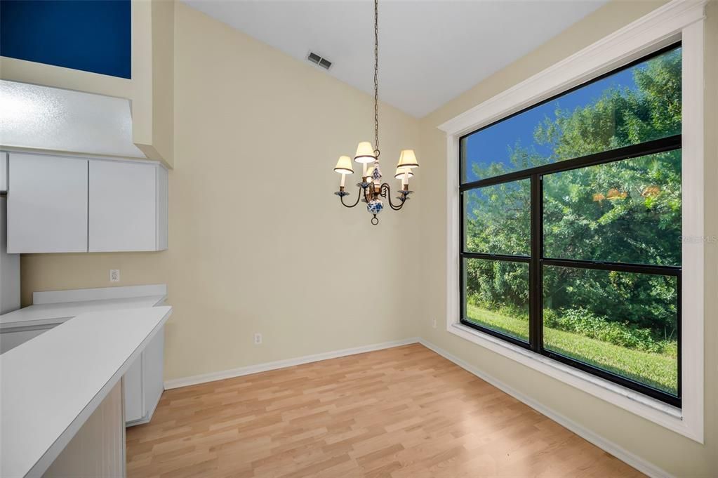 For Sale: $285,000 (2 beds, 2 baths, 1633 Square Feet)