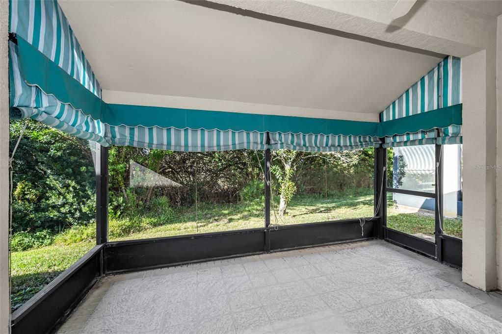 For Sale: $285,000 (2 beds, 2 baths, 1633 Square Feet)