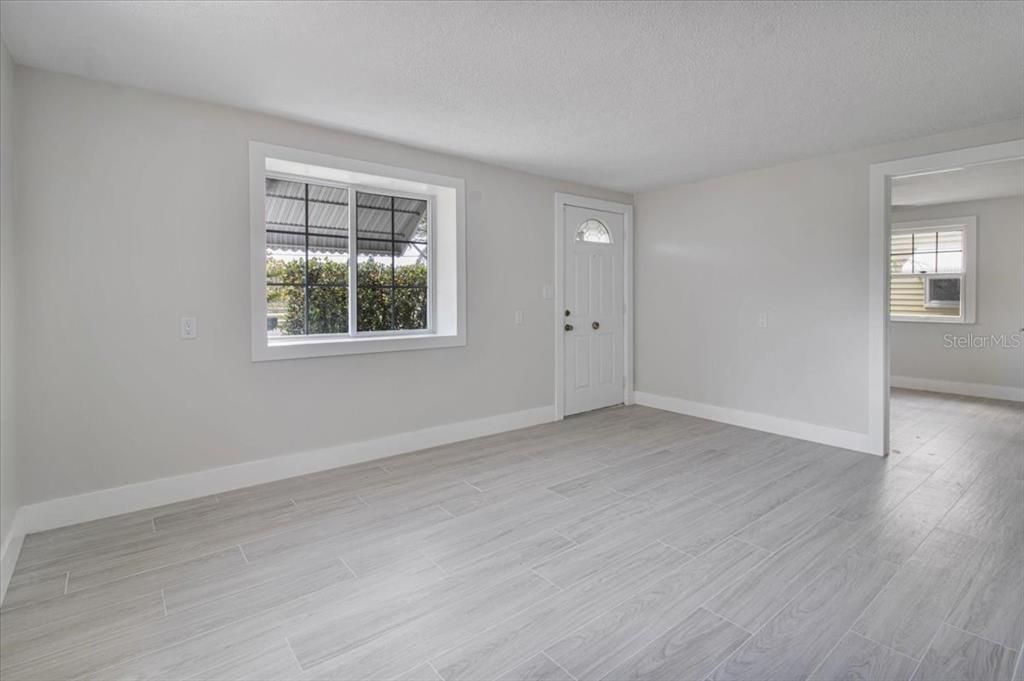 En Venta: $489,000 (3 camas, 2 baños, 1408 Pies cuadrados)