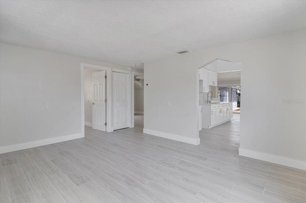 En Venta: $489,000 (3 camas, 2 baños, 1408 Pies cuadrados)