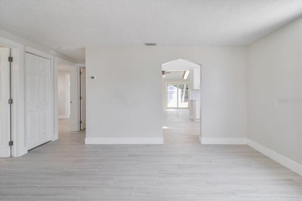 En Venta: $489,000 (3 camas, 2 baños, 1408 Pies cuadrados)