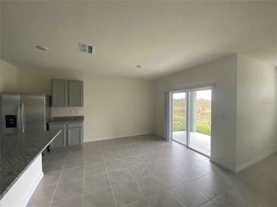 В аренду: $2,295 (4 спален, 2 ванн, 1867 Квадратных фут)