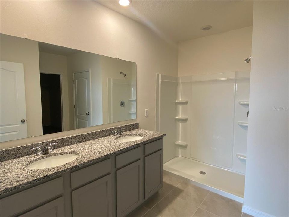 В аренду: $2,295 (4 спален, 2 ванн, 1867 Квадратных фут)