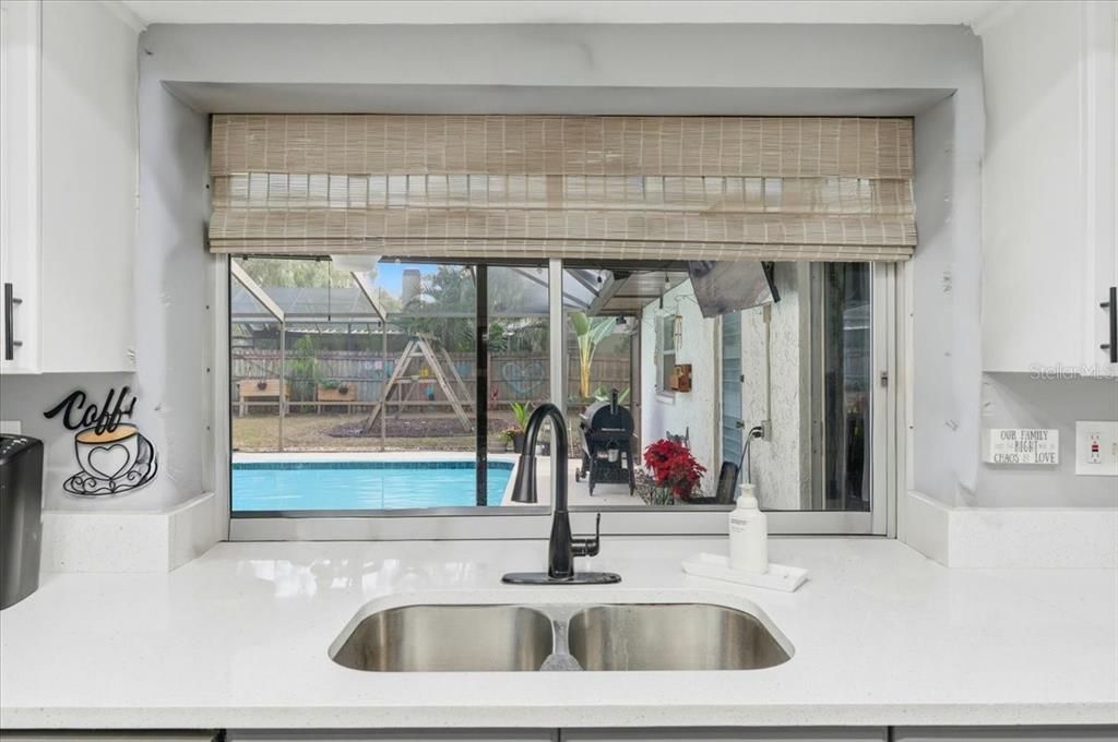 En Venta: $395,000 (4 camas, 2 baños, 1845 Pies cuadrados)