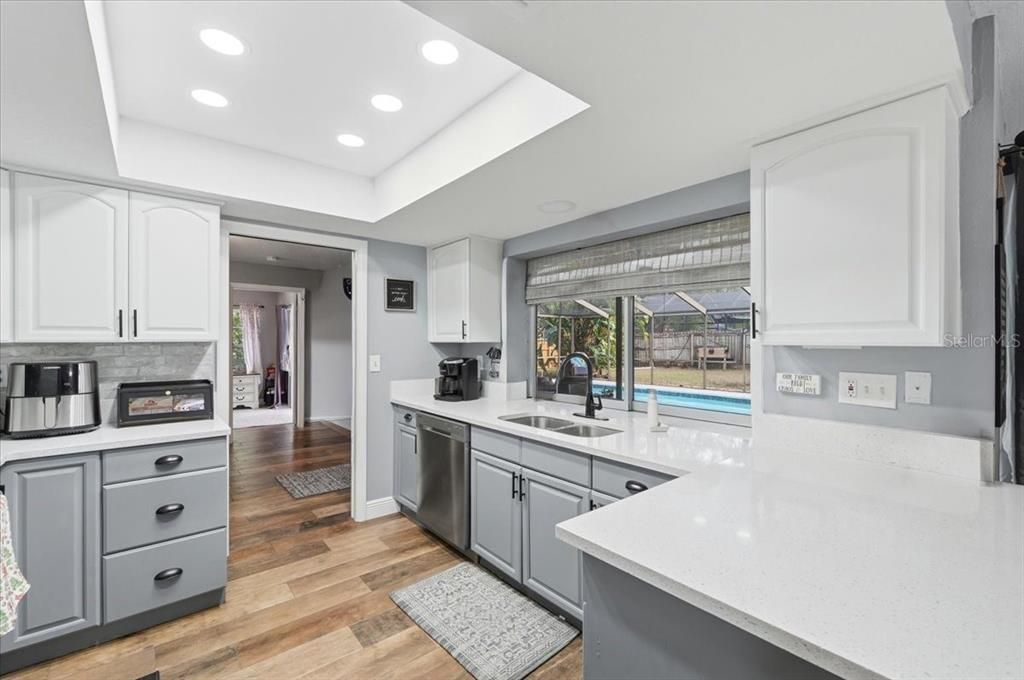 En Venta: $395,000 (4 camas, 2 baños, 1845 Pies cuadrados)