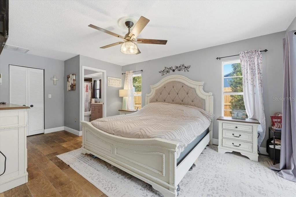 En Venta: $395,000 (4 camas, 2 baños, 1845 Pies cuadrados)