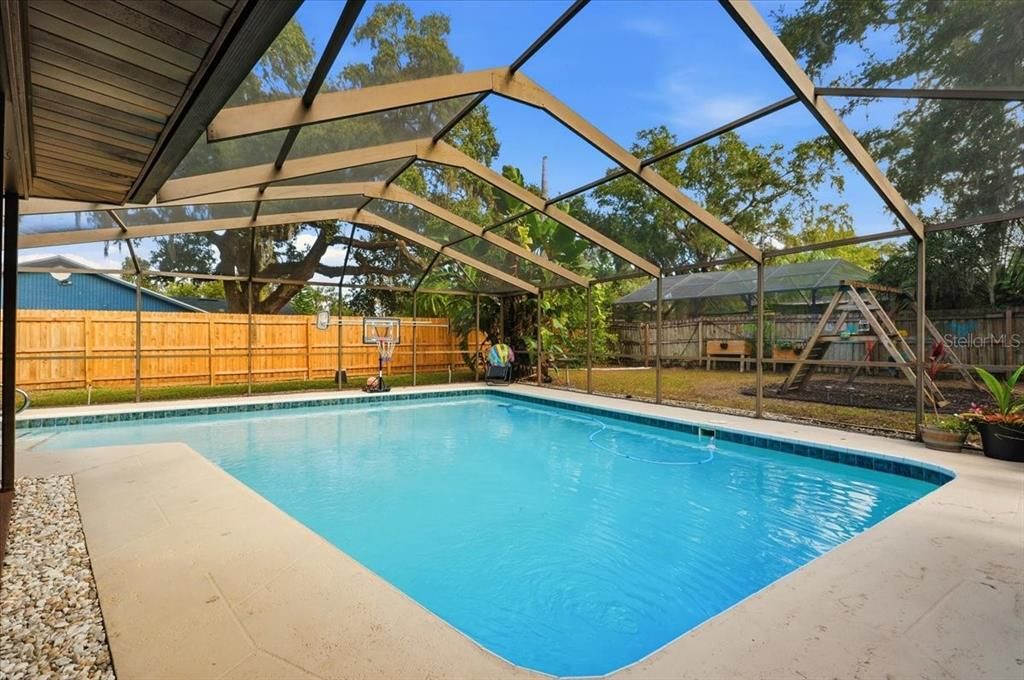 En Venta: $395,000 (4 camas, 2 baños, 1845 Pies cuadrados)