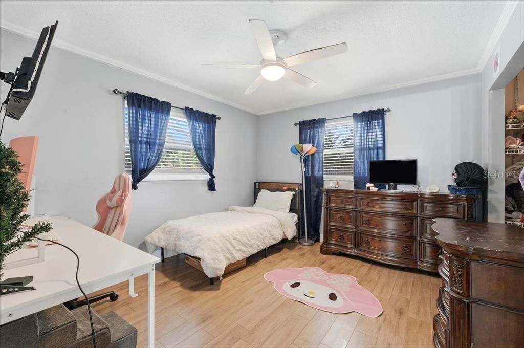 En Venta: $395,000 (4 camas, 2 baños, 1845 Pies cuadrados)