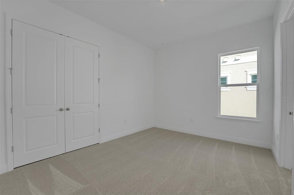 На продажу: $1,103,179 (6 спален, 4 ванн, 3542 Квадратных фут)