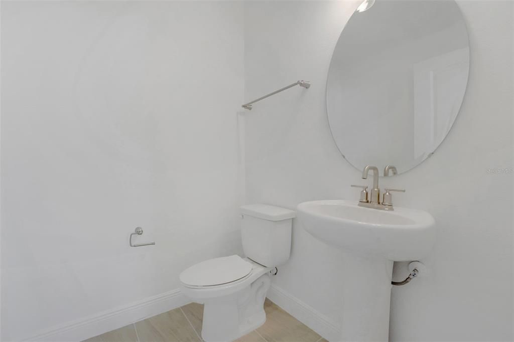 На продажу: $1,103,179 (6 спален, 4 ванн, 3542 Квадратных фут)