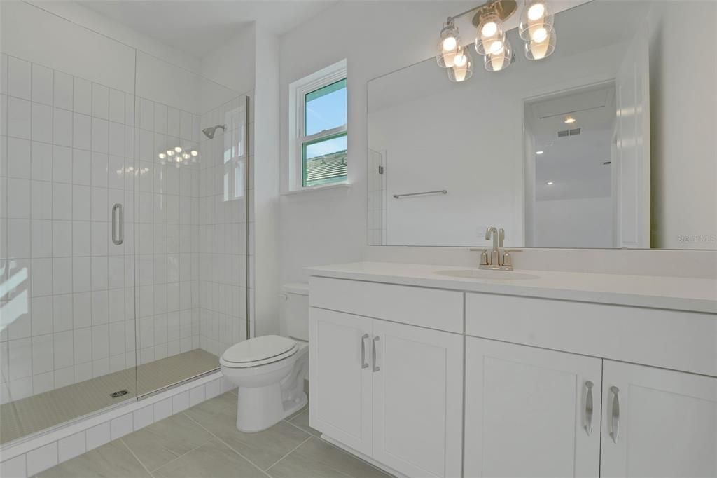 На продажу: $1,103,179 (6 спален, 4 ванн, 3542 Квадратных фут)